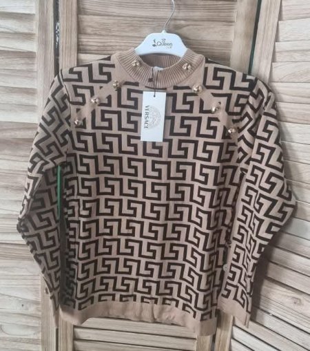 بلوزة فيرساتشي